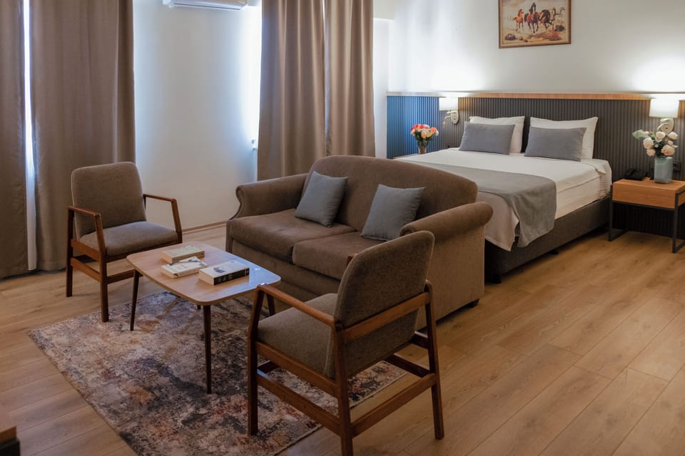 Family Suite | Premium bedding, minibar, in-room safe, desk