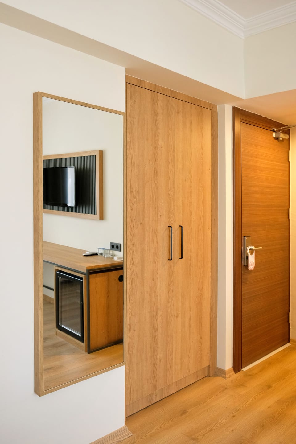 Standard Double or Twin Room | Wardrobe