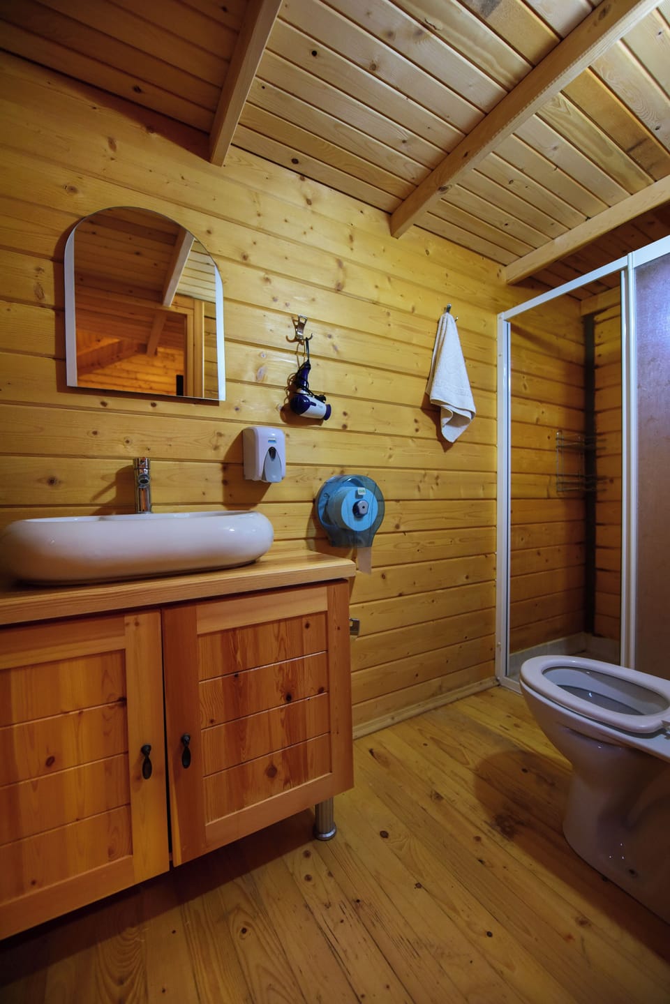 Family Oda 3 Kisilik | Bathroom | Shower, free toiletries, hair dryer, towels