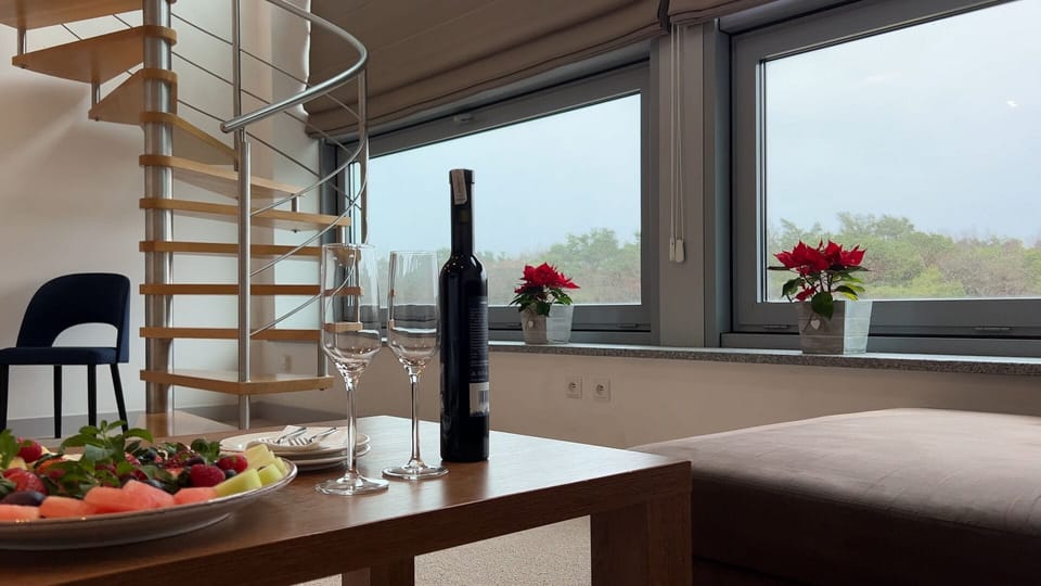 Exclusive Duplex | Premium bedding, minibar, in-room safe, desk