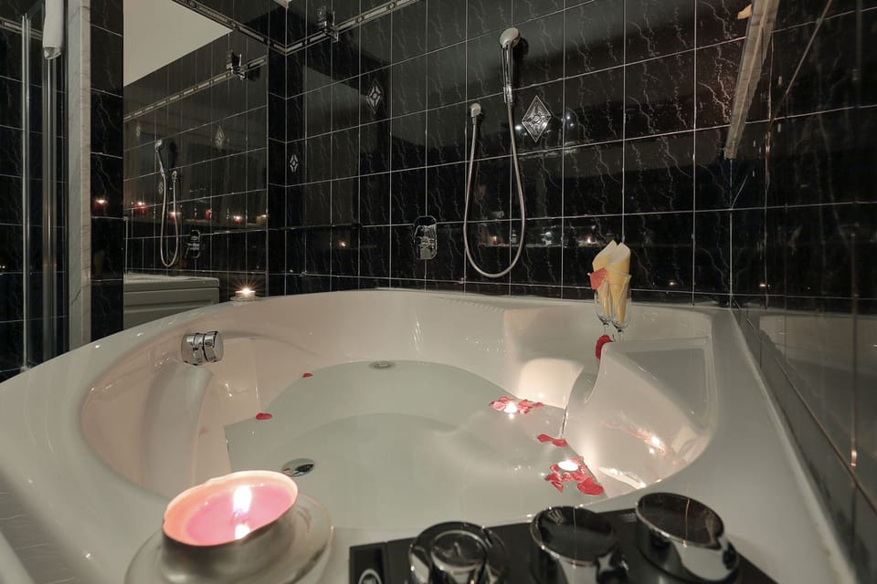 Superior Double or Twin Room, Jetted Tub | Jetted tub