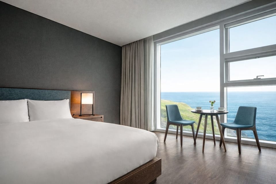 In-room safe, blackout drapes
