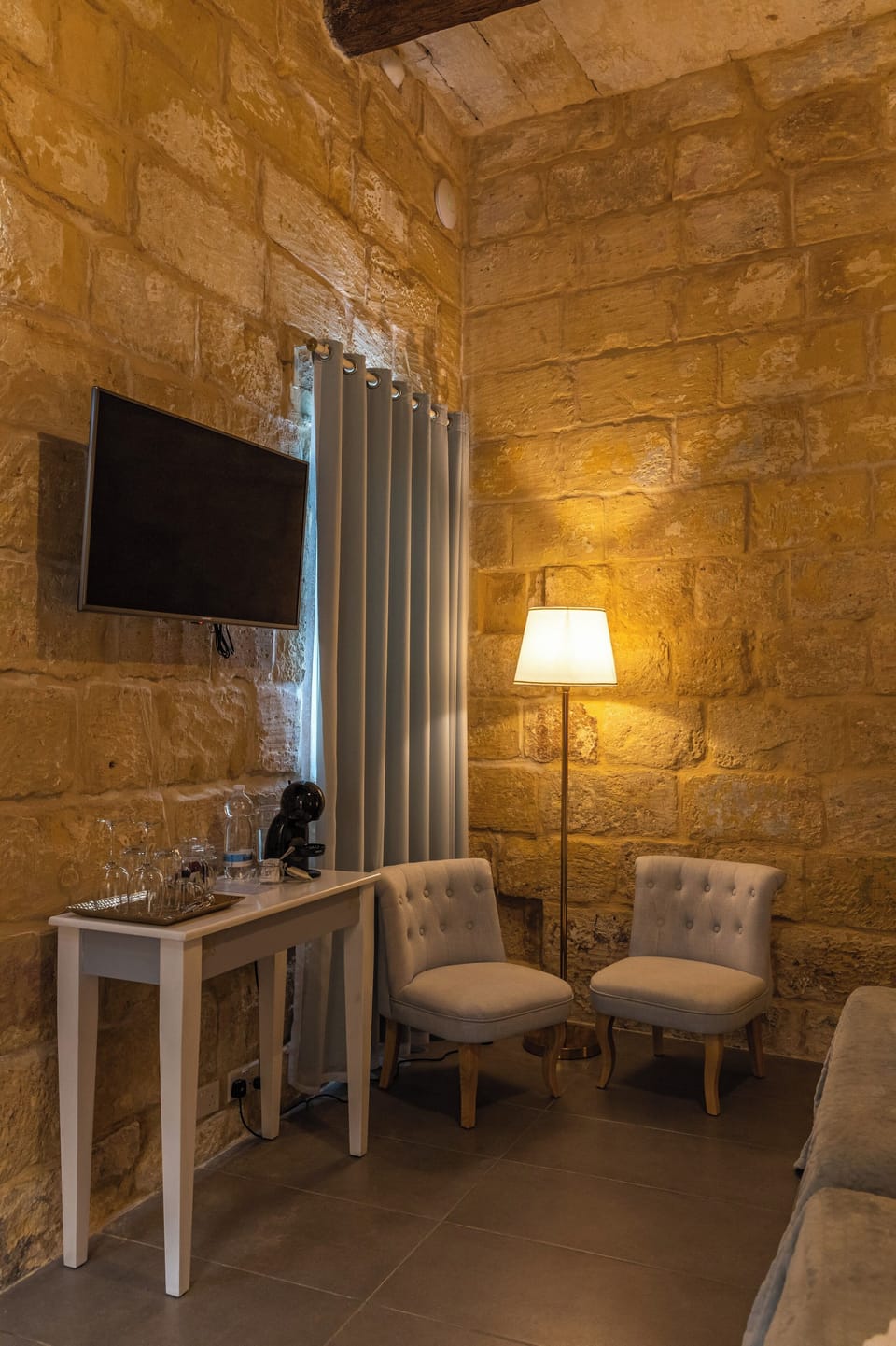 Deluxe Twin Room, 2 Twin Beds | Premium bedding, in-room safe, desk, free WiFi