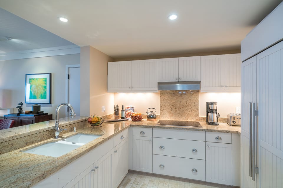 Ocean view gourmet kitchen! - Fully stocked, Wolf appliances and Sub-Zero fridge/freezer. Just bring your food and coffee!