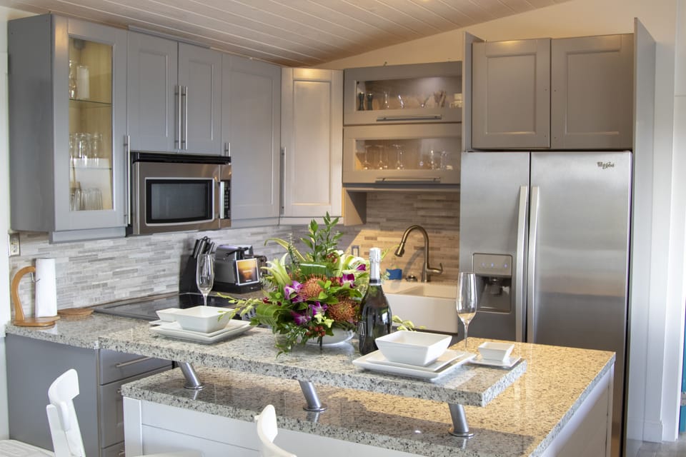 Fridge, microwave, stovetop, coffee/tea maker