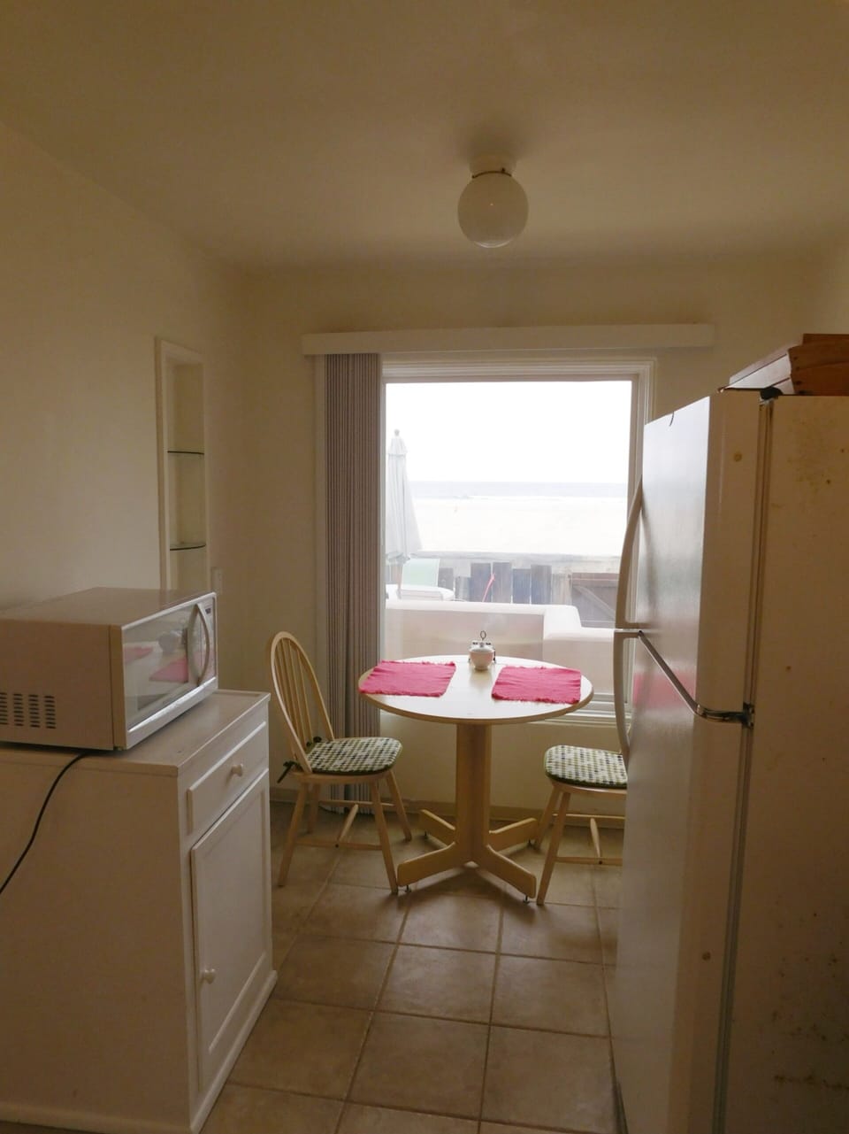 kitchen looking towards beach