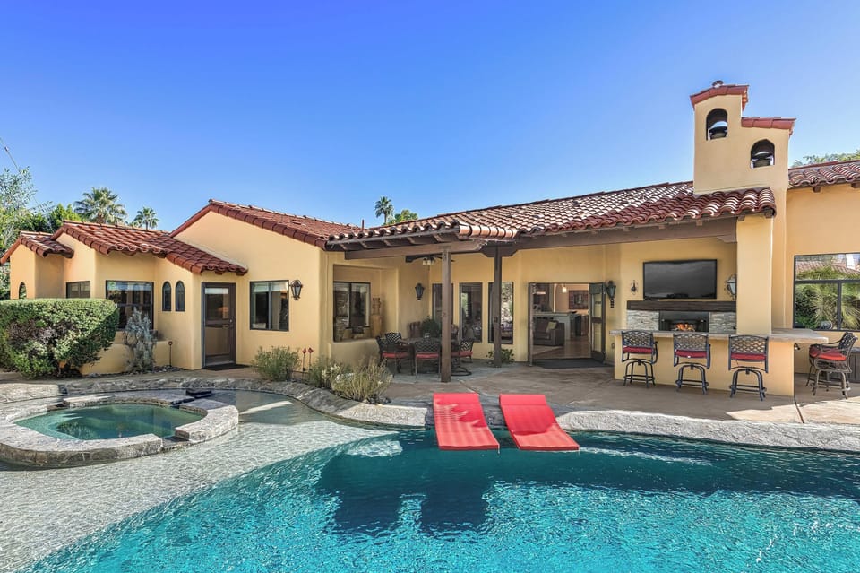 Inset Spa, Saltwater Pool, Al Fresco Dining, Fireplace, Outdoor Kitchen
