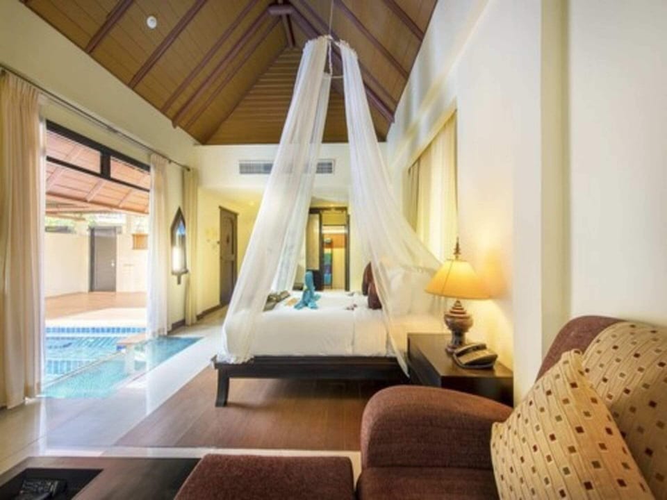 Platinum Suite | Minibar, in-room safe, desk, free WiFi