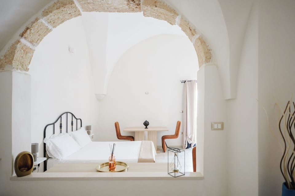 Junior Studio Suite | Down comforters, pillowtop beds, free minibar items, in-room safe