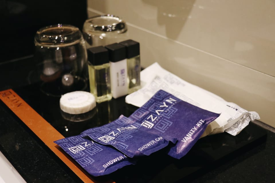 Shower, rainfall showerhead, free toiletries, hair dryer
