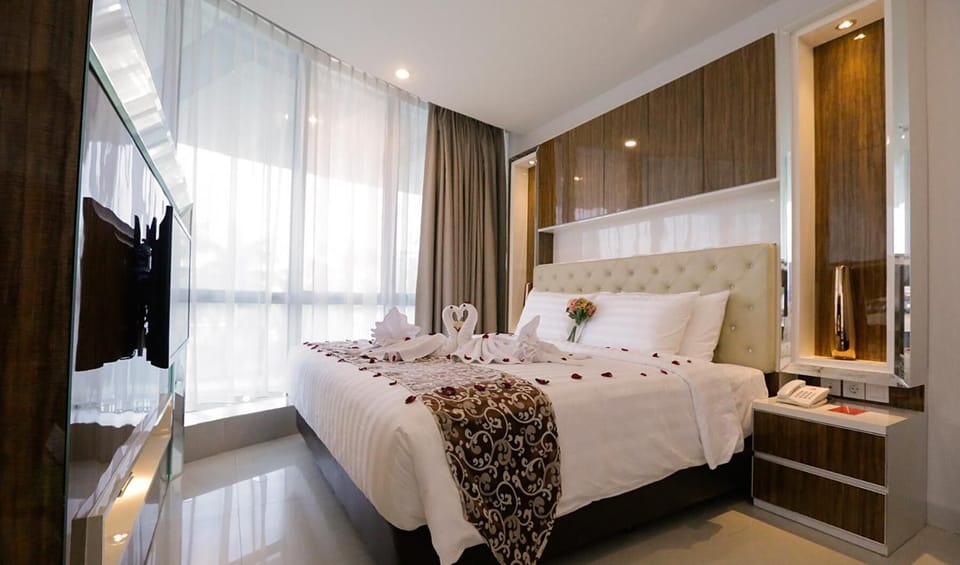 In-room safe, laptop workspace, free WiFi, bed sheets