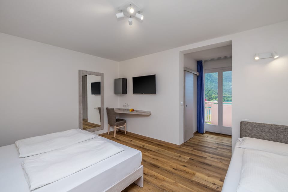 Deluxe Room | In-room safe, desk, blackout drapes, free WiFi