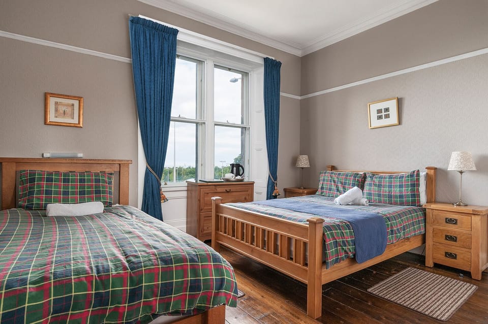 Triple Room, Ensuite | Select Comfort beds, in-room safe, iron/ironing board, free WiFi