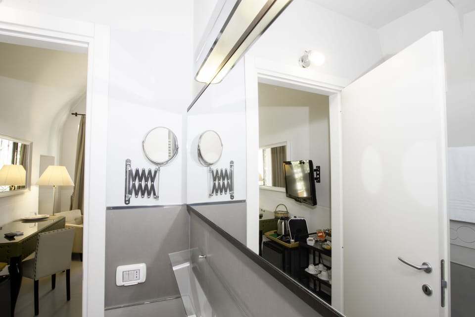 Traditional Double Room | Premium bedding, down comforters, pillowtop beds, minibar