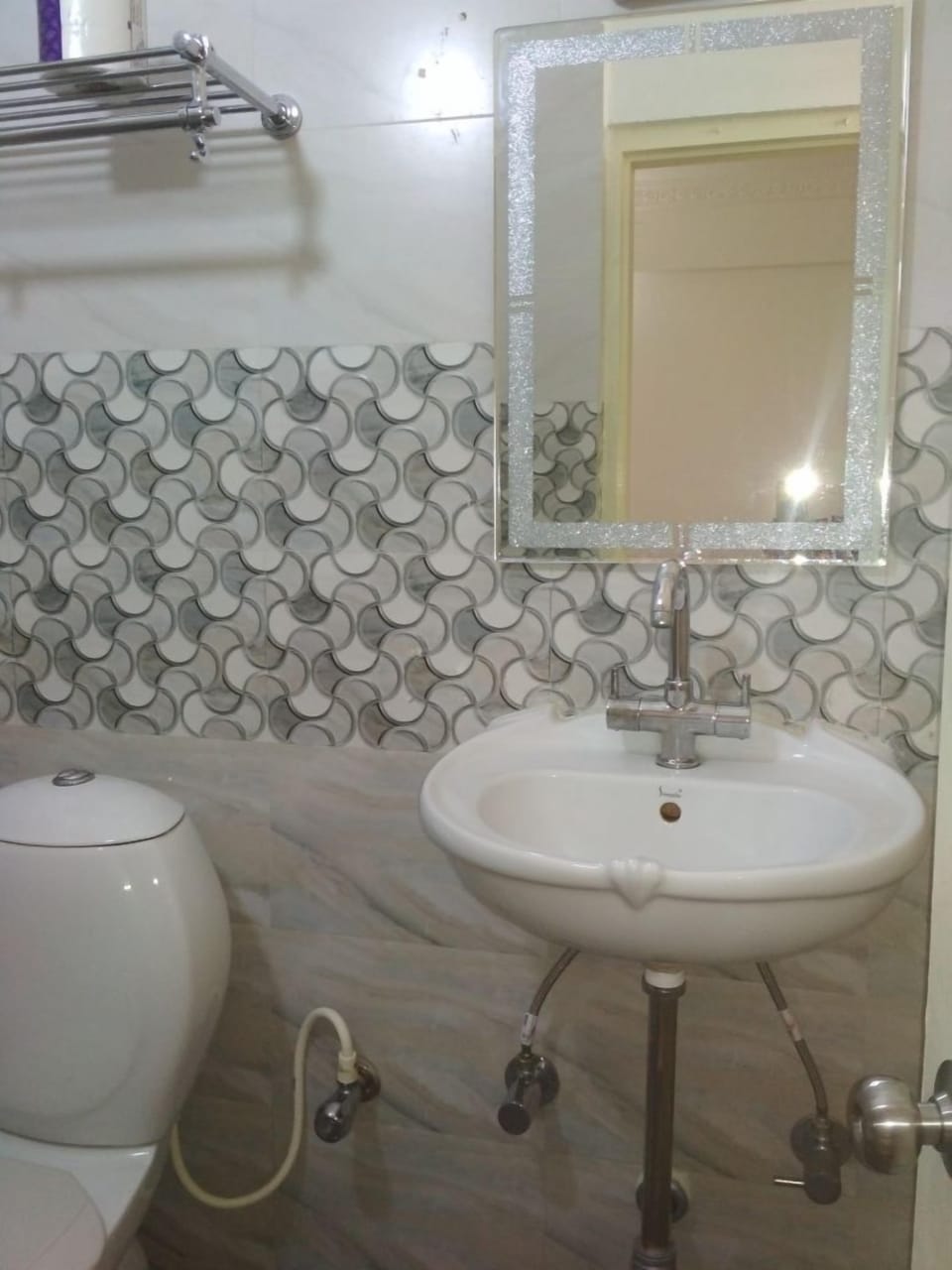 Deluxe Room | Bathroom sink