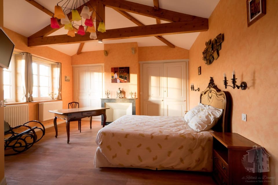 Chambre Double | Premium bedding, individually decorated, individually furnished, desk