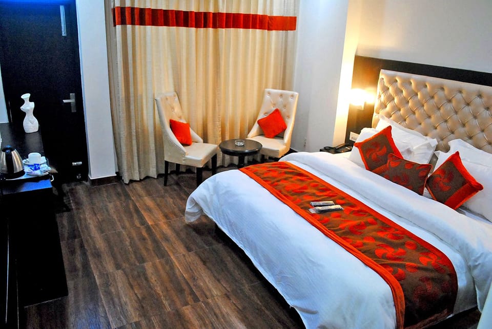 Premium Room | Premium bedding, minibar, in-room safe, desk