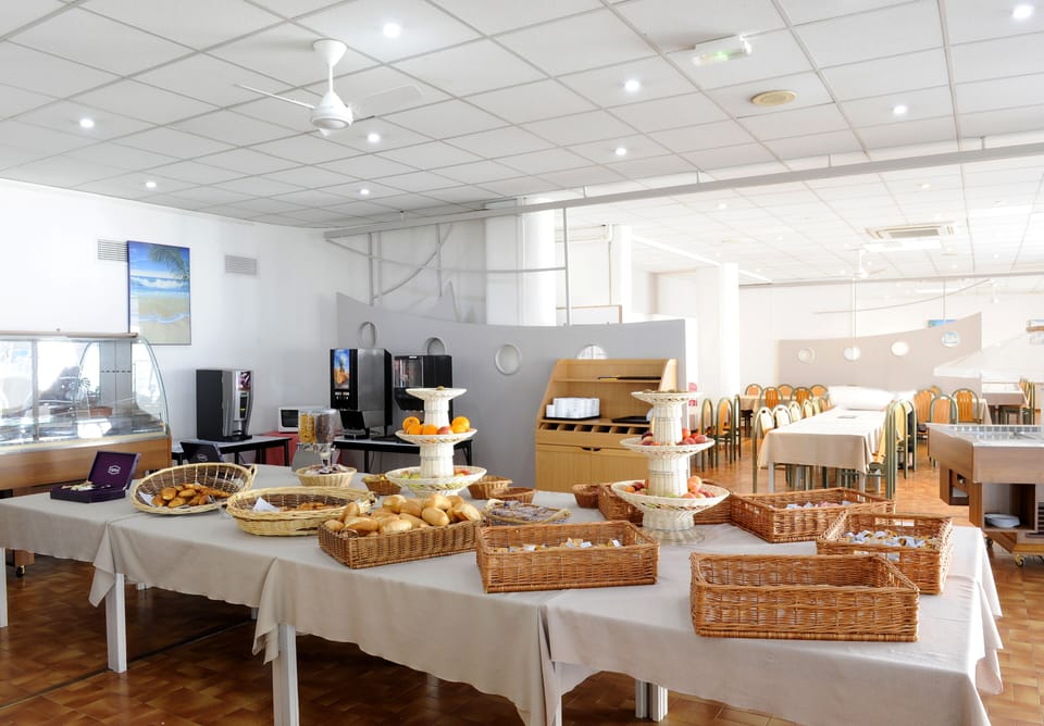 Daily buffet breakfast (EUR 8.50 per person)
