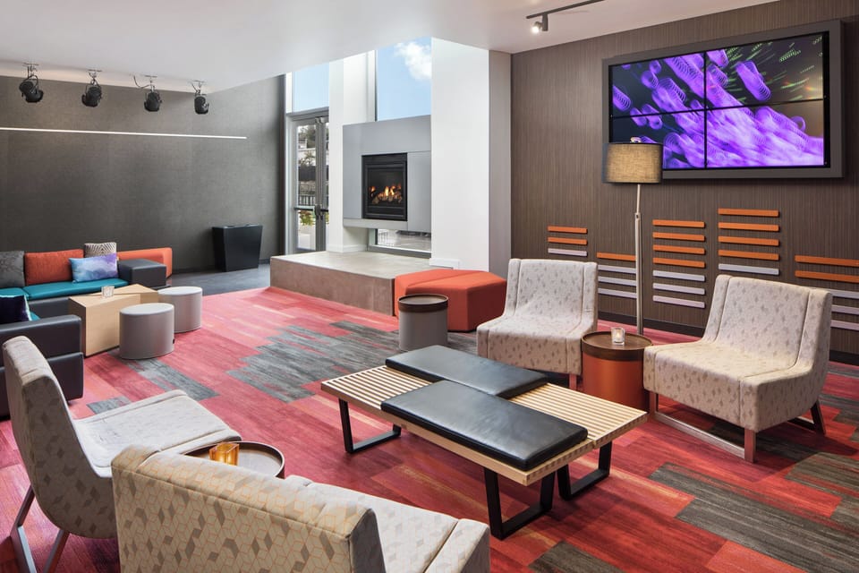 Lobby lounge
