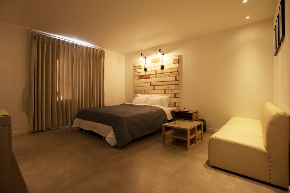 Deluxe Room, River View | Free WiFi