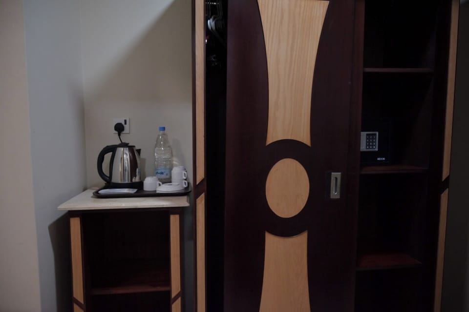 Minibar, free WiFi