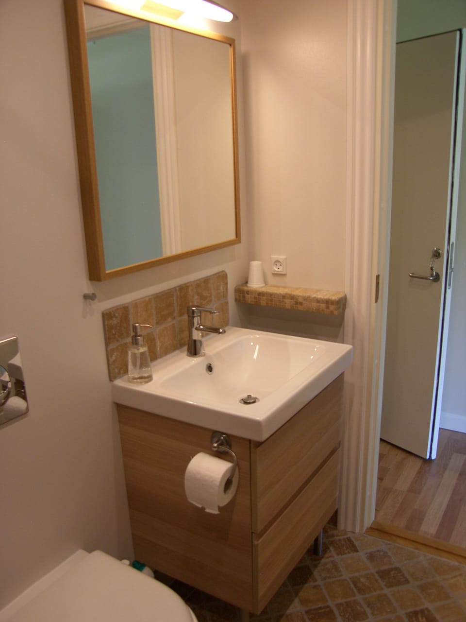 Family Room, Private Bathroom, Garden View | Bathroom sink