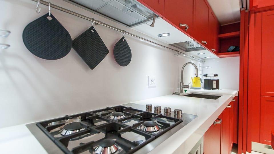 Apartment, 1 Bedroom | Private kitchen | Fridge, microwave, stovetop, dishwasher