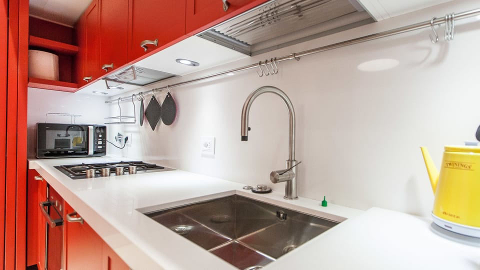 Apartment, 1 Bedroom | Private kitchen | Fridge, microwave, stovetop, dishwasher