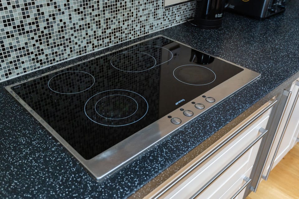 Apartment, Private Bathroom (2 Bedroom) | Shared kitchen | Kitchen island