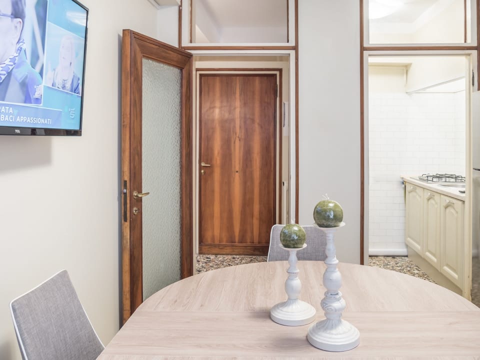 Apartment, 2 Bedrooms (Check-in online) | Living room | Flat-screen TV