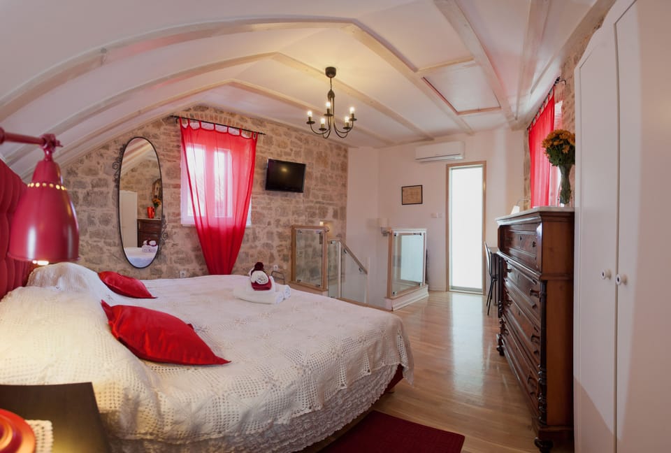 Superior Double or Twin Room (Cherry ) | Premium bedding, minibar, in-room safe, desk