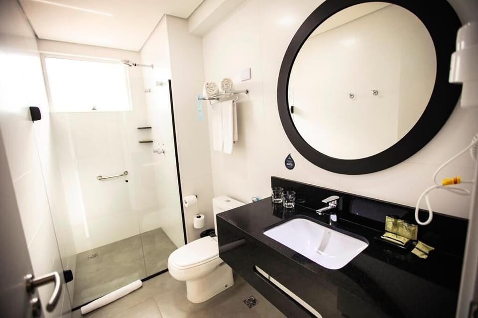 Rainfall showerhead, free toiletries, hair dryer, towels