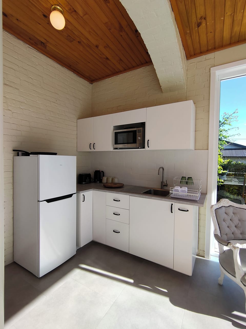 Premium Apartment | Private kitchenette | Mini-fridge, electric kettle