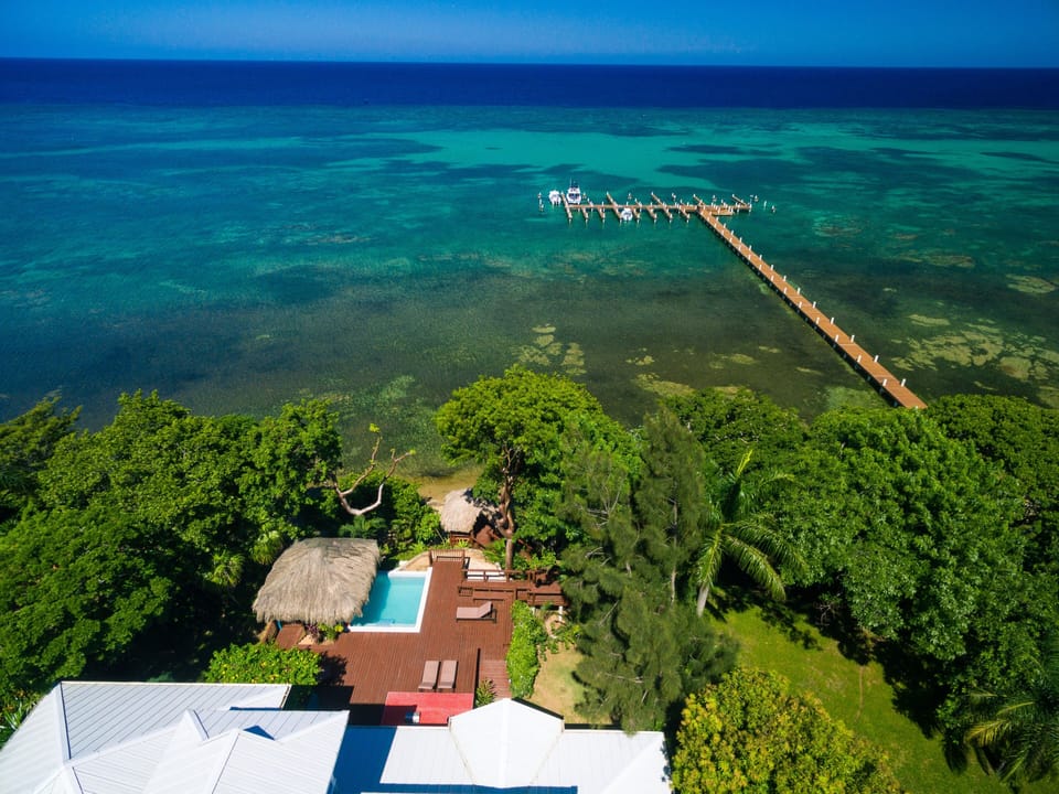 House, 6 Bedrooms | Aerial view