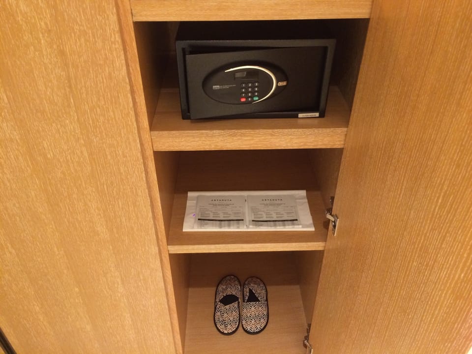 Minibar, in-room safe, desk, free WiFi