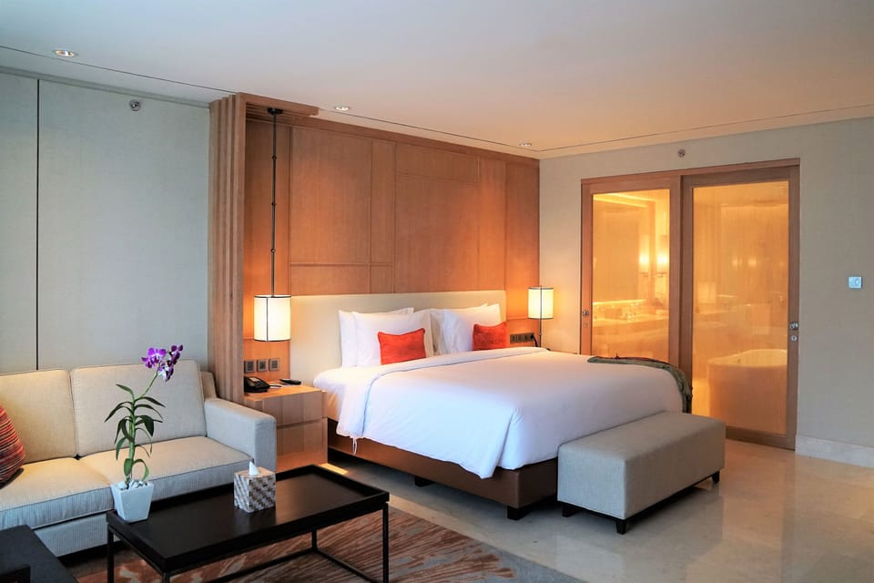 Minibar, in-room safe, desk, free WiFi