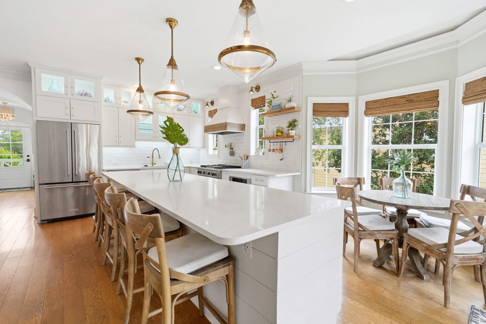 House, 5 Bedrooms | Private kitchen | Fridge, microwave, oven, coffee/tea maker