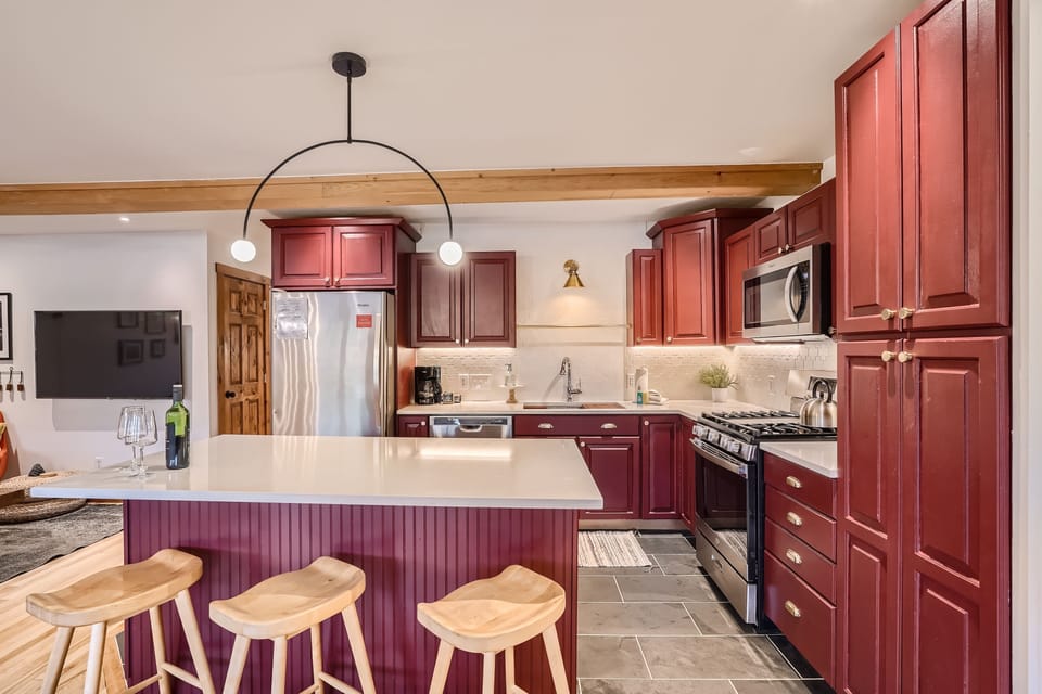 Condo, 2 Bedrooms | Private kitchen | Fridge, microwave, oven, dishwasher