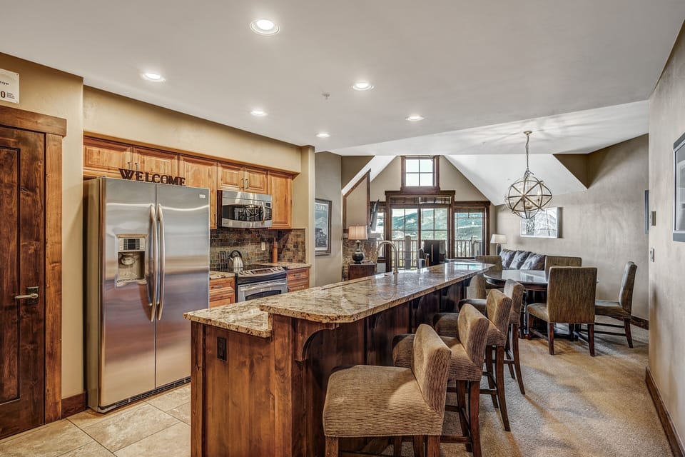 Condo, 2 Bedrooms | Private kitchen | Full-size fridge, microwave, oven, stovetop