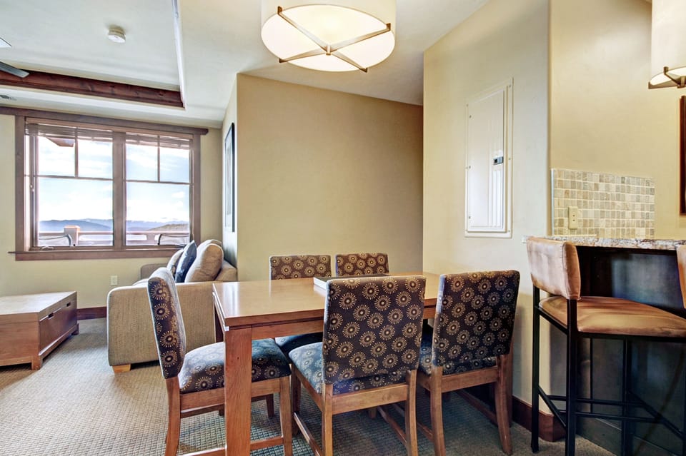 Condo, 1 Bedroom | Private kitchen | Full-size fridge, microwave, oven, stovetop