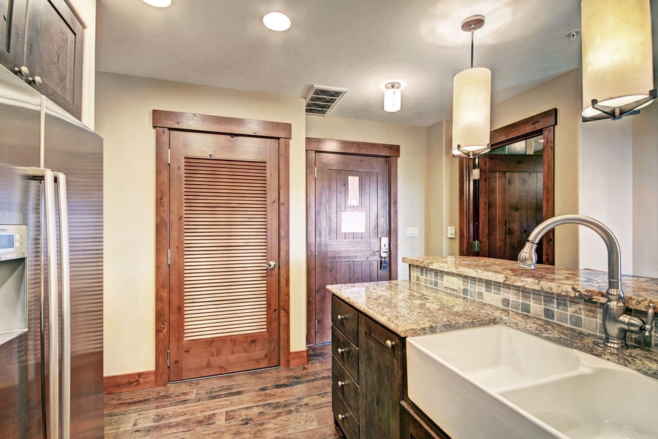 Condo, 1 Bedroom | Bathroom | Hair dryer, bidet, towels, shampoo