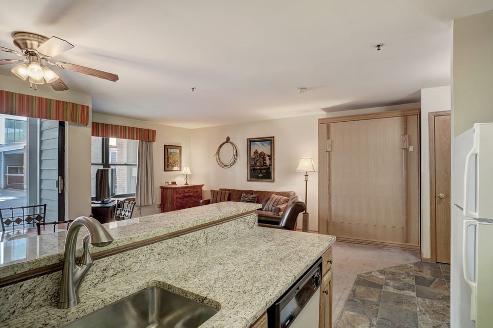 Condo, 1 Bedroom | Private kitchen | Full-size fridge, microwave, oven, stovetop