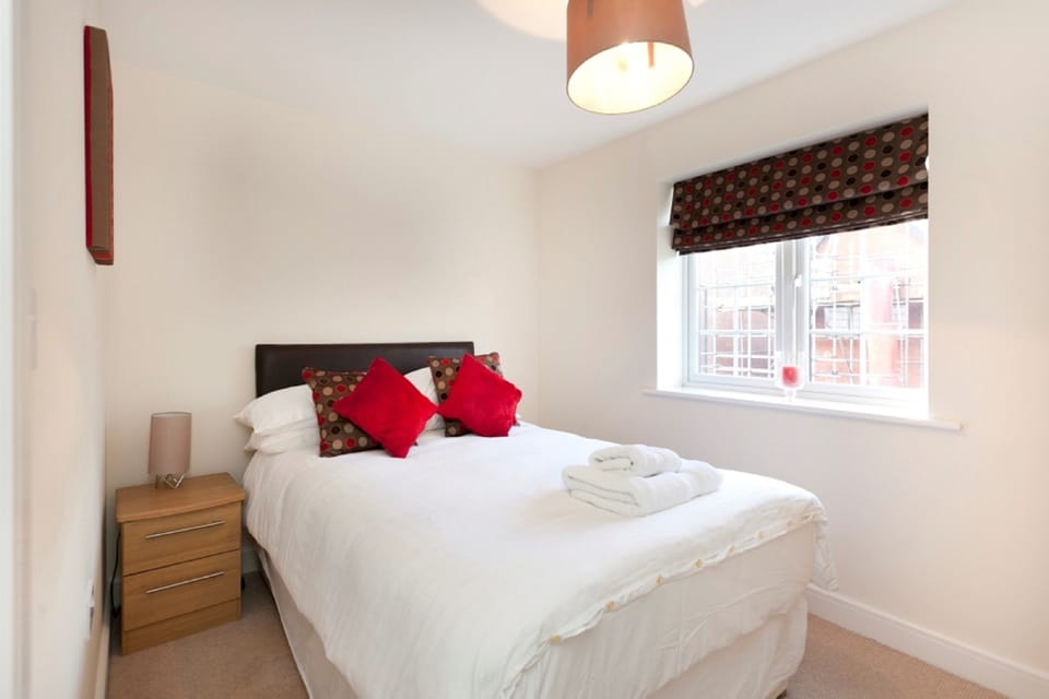 Apartment, 2 Bedrooms | 2 bedrooms, desk, iron/ironing board, free WiFi