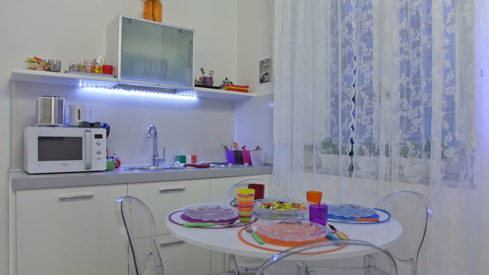 Apartment, 1 Bedroom | Private kitchenette | Fridge, microwave, stovetop, espresso maker