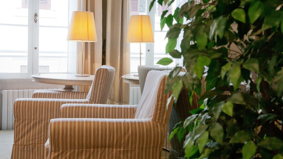 Apartment, 1 Bedroom | Living room | Flat-screen TV