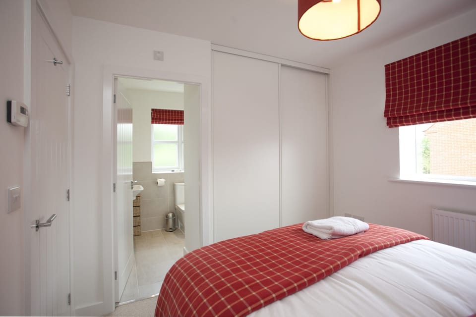 Apartment | 3 bedrooms, laptop workspace, iron/ironing board, free WiFi