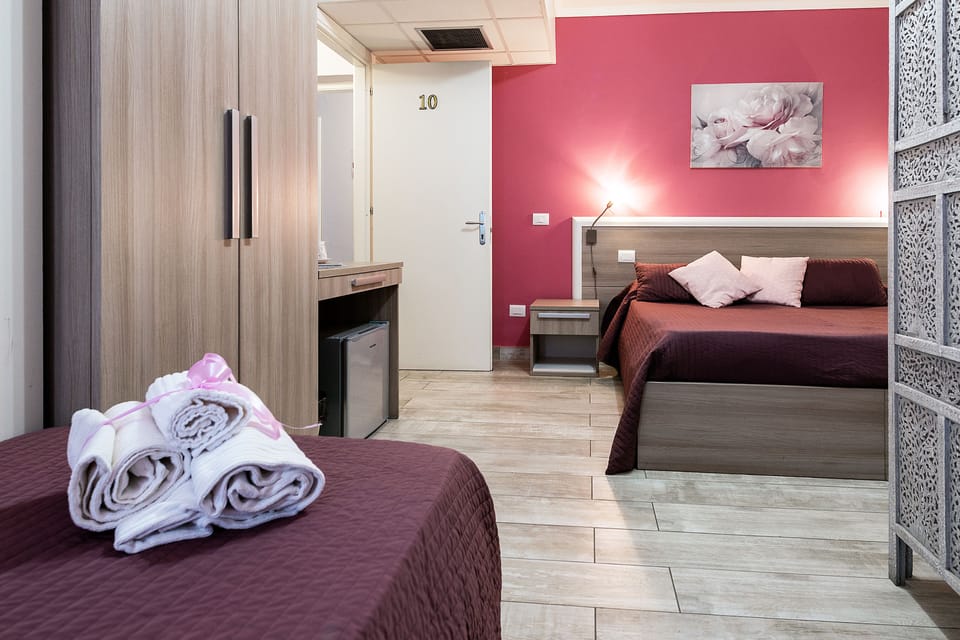 Triple Room | Desk, soundproofing, iron/ironing board, rollaway beds