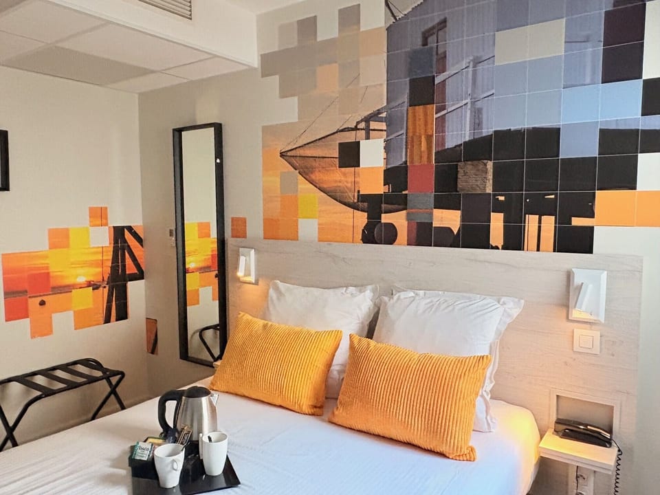 Double Room | In-room safe, individually decorated, individually furnished, desk