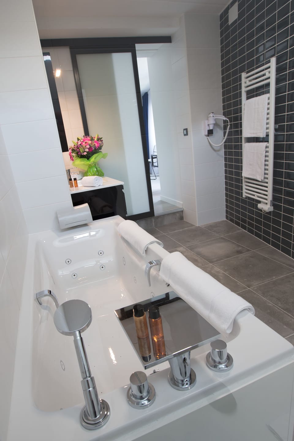 Chambre Double Supérieure | Jetted tub