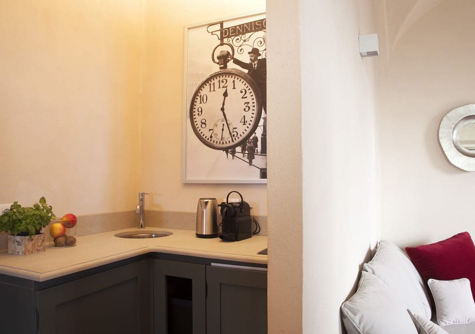 Premium bedding, in-room safe, free WiFi, bed sheets